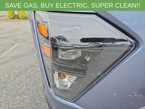 Certified 2024 Hyundai Kona SEL FWD image 11