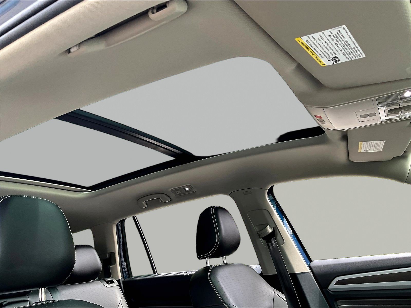 Used 2023 Volkswagen Atlas SE w/ Panoramic Sunroof Package FWD image 28