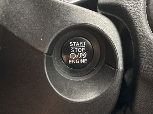 Used 2018 Jeep Compass Latitude w/ Popular Equipment Group FWD image 21