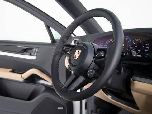 New 2026 Porsche Cayenne image 26