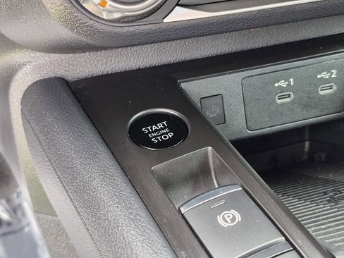 Certified 2025 Nissan Kicks SV FWD image 28