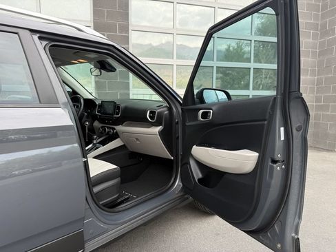 Used 2023 Hyundai Venue SEL w/ Cargo Package FWD image 41