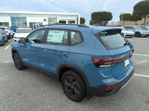 New 2026 Volkswagen Taos S image 9