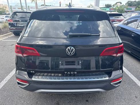 Used 2023 Volkswagen Taos SE w/ Black Wheel Package FWD image 8