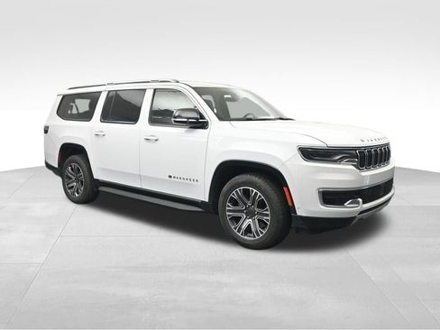 Used 2024 Jeep Wagoneer L Series II image 7