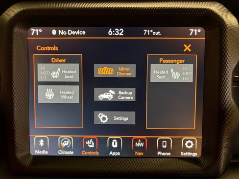 Used 2022 Jeep Wrangler Unlimited Sahara w/ Cold Weather Group AWD/4WD image 16