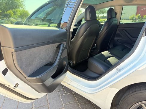 Used 2020 Tesla Model 3 Standard Range RWD image 10