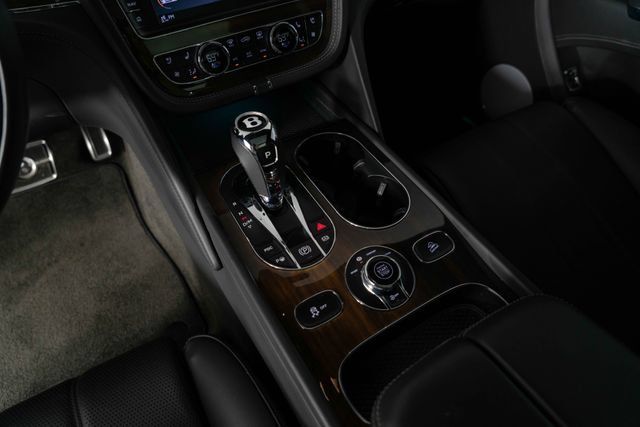 Used 2018 Bentley Bentayga AWD/4WD image 26