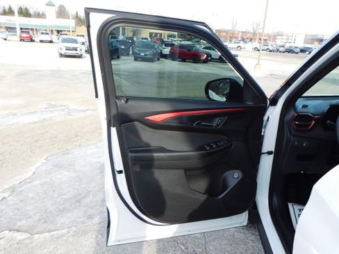 Used 2024 Chevrolet TrailBlazer RS w/ Convenience Package image 12