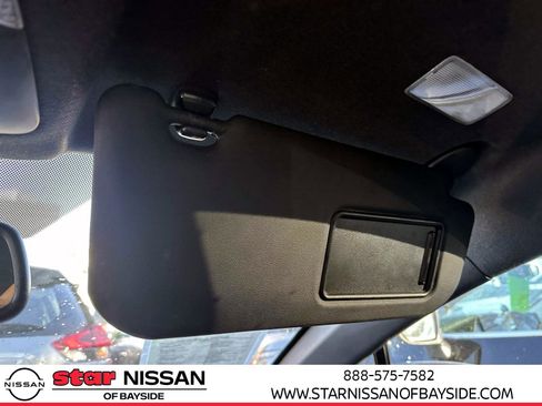 Used 2019 Toyota C-HR XLE image 29