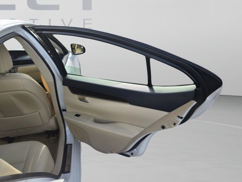 Used 2014 Lexus ES 350 w/ Premium Package FWD image 28