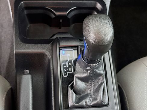 Used 2020 Toyota Tacoma SR RWD image 19