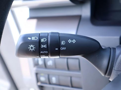 Used 2024 Toyota Tacoma SR5 AWD/4WD image 34