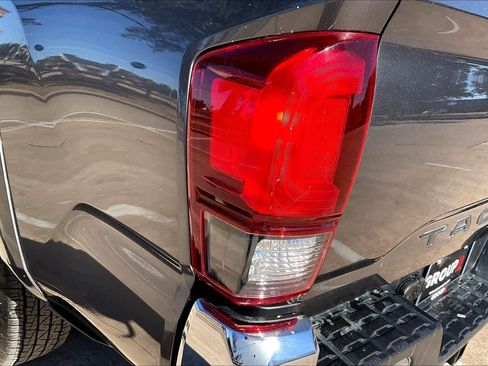 Used 2021 Toyota Tacoma SR5 image 23