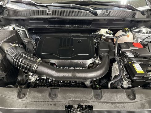 Used 2025 Chevrolet Blazer LT FWD image 24
