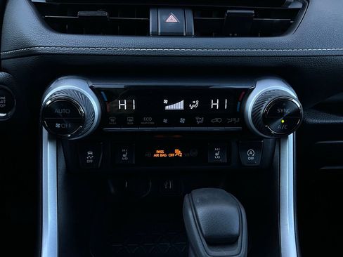 Used 2025 Toyota RAV4 XLE image 27