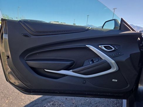 Used 2017 Chevrolet Camaro SS RWD image 19