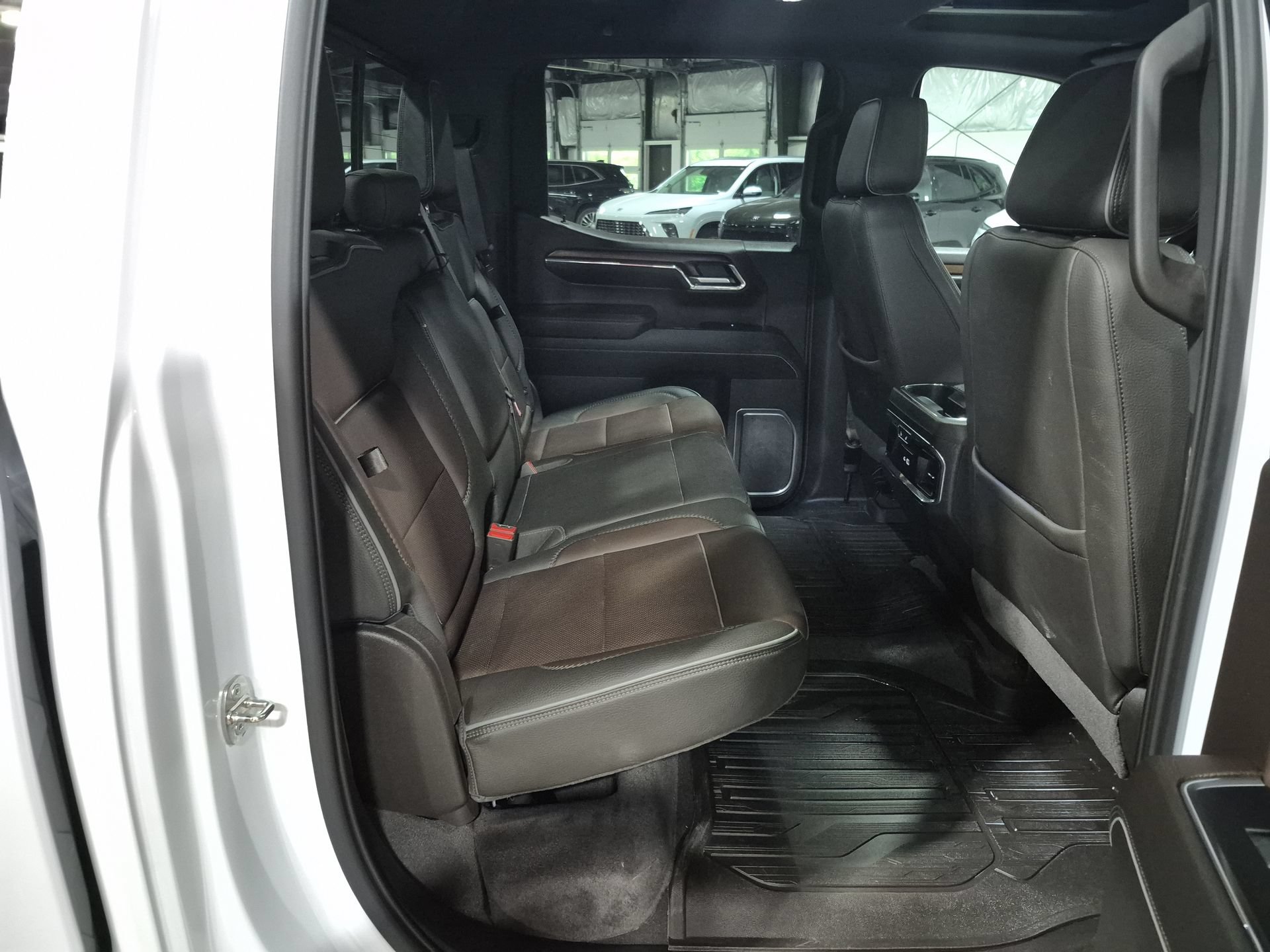 Used 2024 GMC Sierra 1500 Denali w/ Denali Reserve Package AWD/4WD image 29