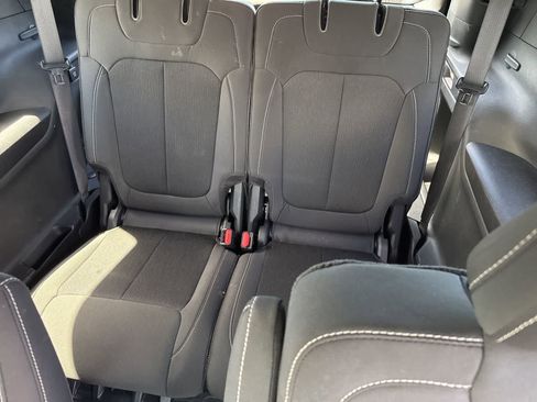 Used 2025 Jeep Grand Cherokee L Laredo RWD image 23