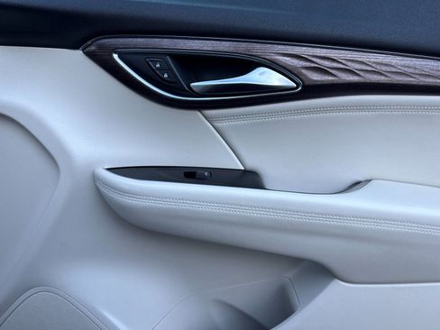 Used 2021 Buick Envision Avenir w/ Technology Package II image 20