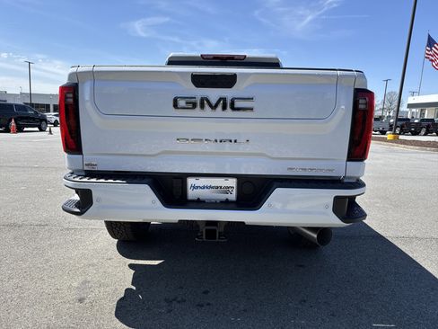 New 2026 GMC Sierra 2500 Denali Ultimate AWD/4WD image 9