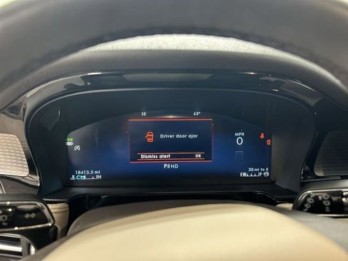 Used 2023 Lincoln Corsair AWD w/ Equipment Group 101A image 13