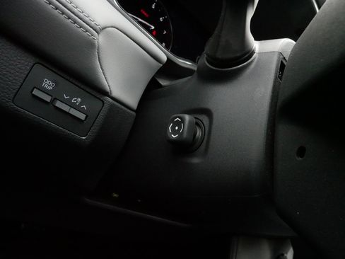 Used 2020 Toyota Avalon Limited image 28