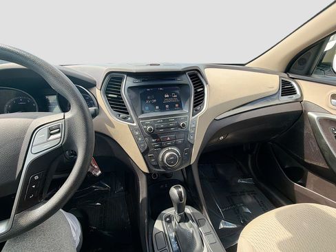 Used 2017 Hyundai Santa Fe SE image 26
