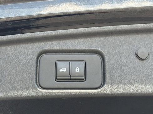 Certified 2025 Nissan Pathfinder SV AWD/4WD image 24