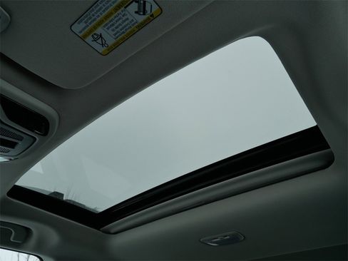 Used 2023 Subaru Outback Touring image 30