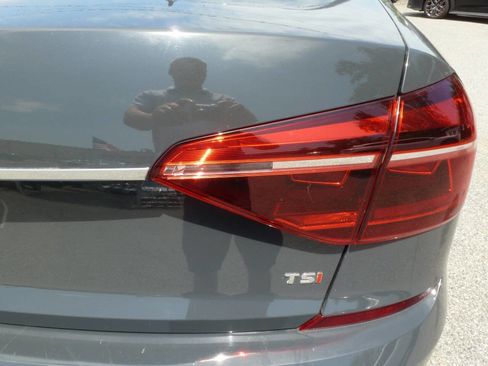 Used 2017 Volkswagen Passat 1.8T R-Line FWD image 10