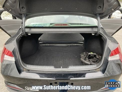 Used 2021 Hyundai Elantra SEL image 37