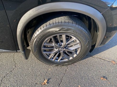 Used 2023 Nissan Rogue S image 9