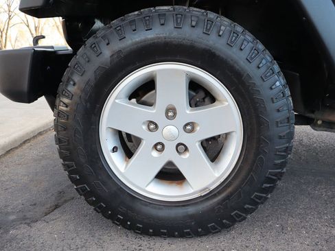 Used 2012 Jeep Wrangler Unlimited Sport image 39