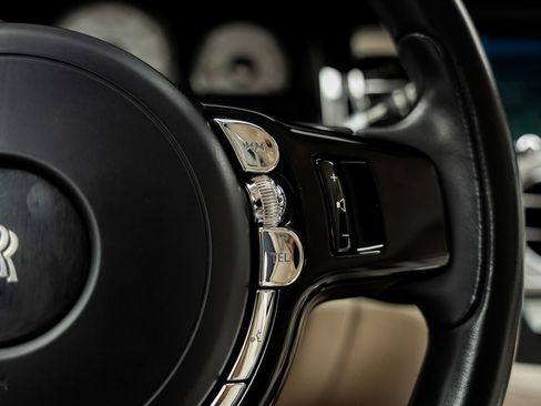 Used 2017 Rolls-Royce Wraith RWD image 43