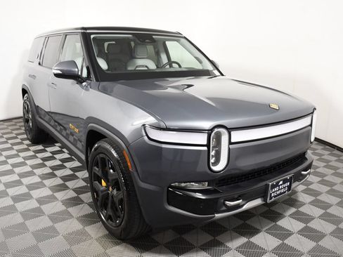 Used 2024 Rivian R1S Adventure AWD/4WD image 9