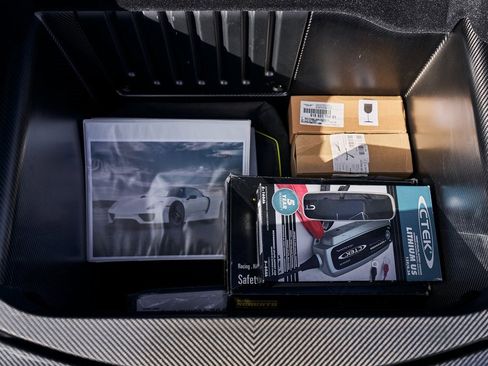 Used 2015 Porsche 918 Spyder w/Weissach Package image 29