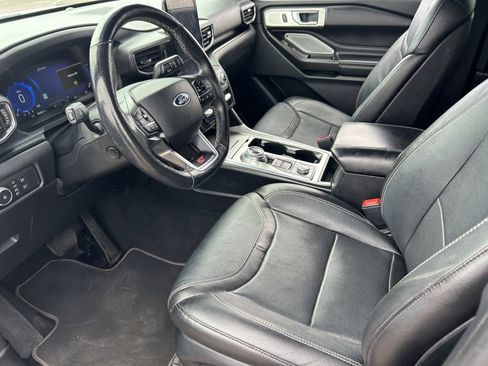 Used 2020 Ford Explorer ST w/ ST Street Pack image 9
