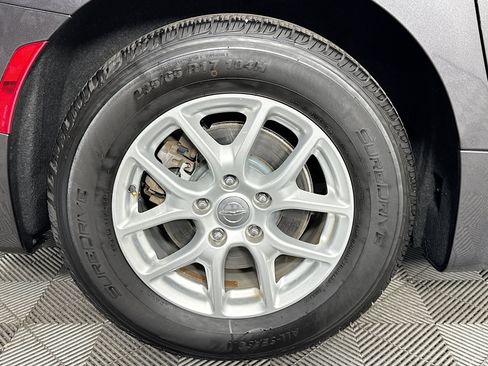 Used 2020 Chrysler Voyager LX FWD image 31
