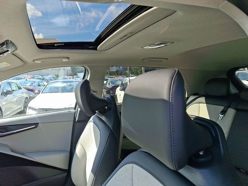 New 2025 Kia Niro Wave w/ Wave Preserve Package image 7