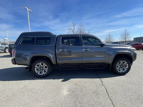 Used 2019 Toyota Tacoma Limited image 8