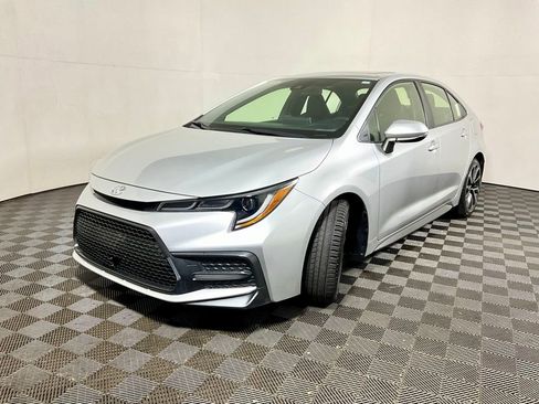 Used 2020 Toyota Corolla SE w/ SE Premium Package image 11