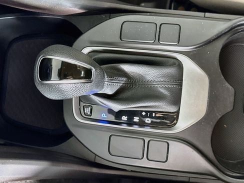 Used 2017 Hyundai Santa Fe Sport FWD image 19