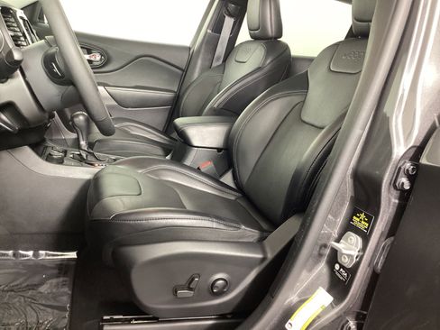 Used 2022 Jeep Cherokee Limited image 30