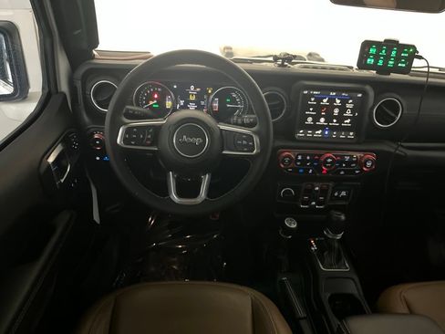 Used 2023 Jeep Wrangler Unlimited Sahara w/ Cold Weather Group AWD/4WD image 32