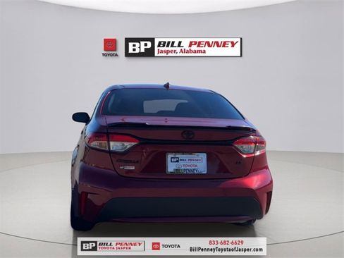 Used 2022 Toyota Corolla LE image 4