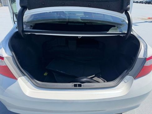 Used 2016 Toyota Camry XLE w/ Moonroof Package FWD image 9