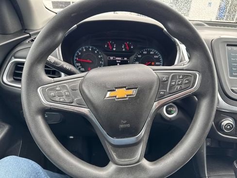 Used 2018 Chevrolet Equinox LT AWD/4WD image 16