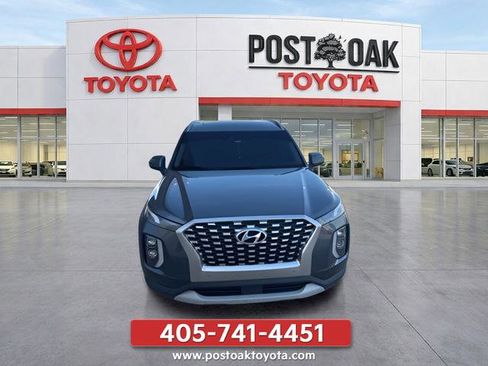 Used 2022 Hyundai Palisade SEL w/ Premium Package FWD image 2