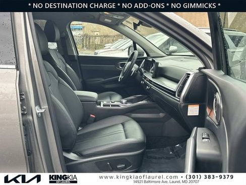 Used 2025 Kia Sorento EX image 16
